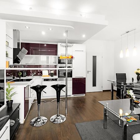 Bnb New Beautiful Apartment In The Center Of Ostrava With Option Garage Parking Экстерьер фото