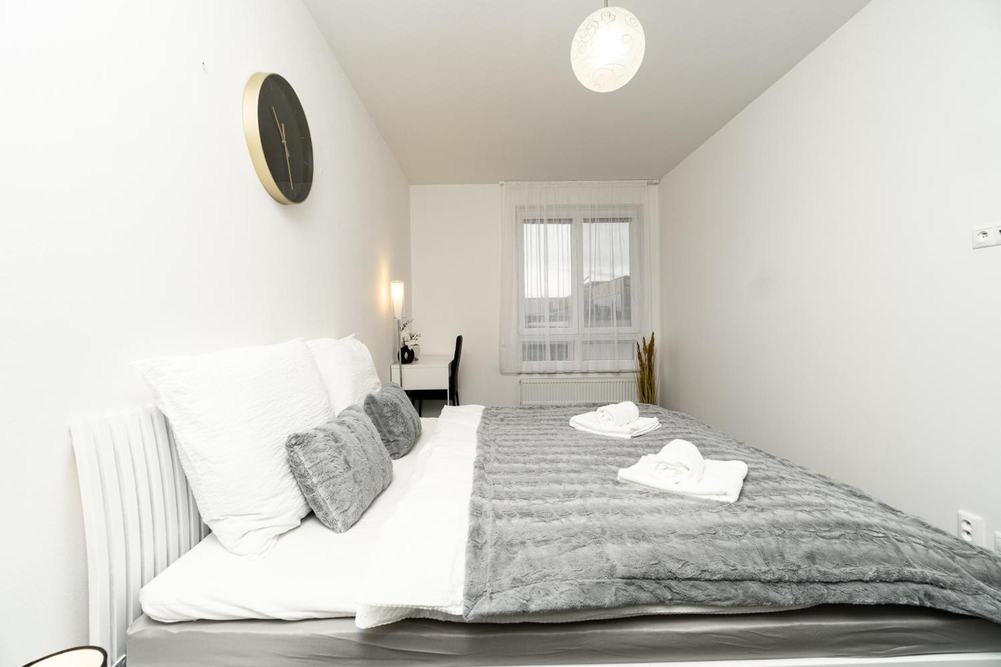 Bnb New Beautiful Apartment In The Center Of Ostrava With Option Garage Parking Экстерьер фото