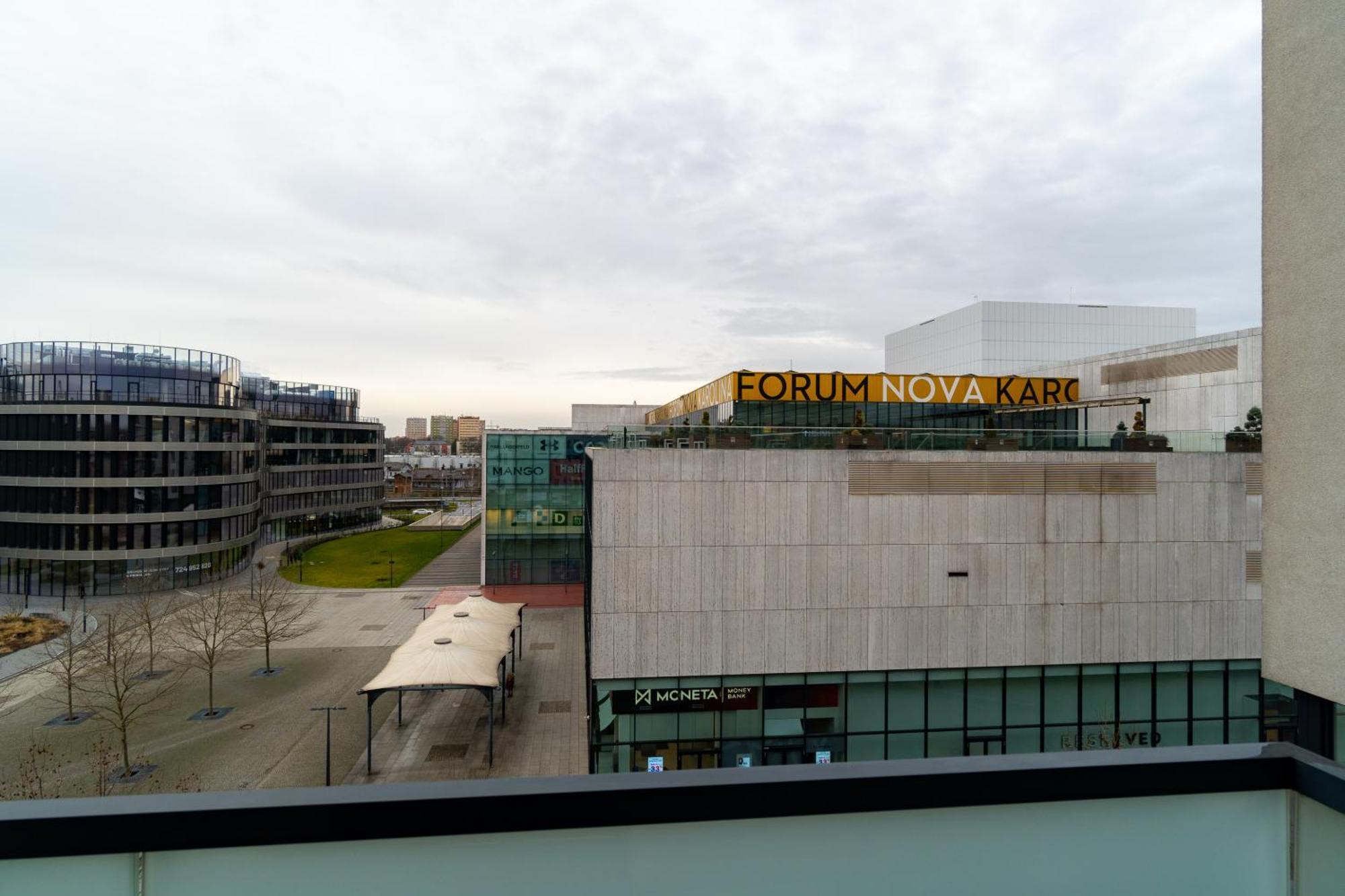 Bnb New Beautiful Apartment In The Center Of Ostrava With Option Garage Parking Экстерьер фото