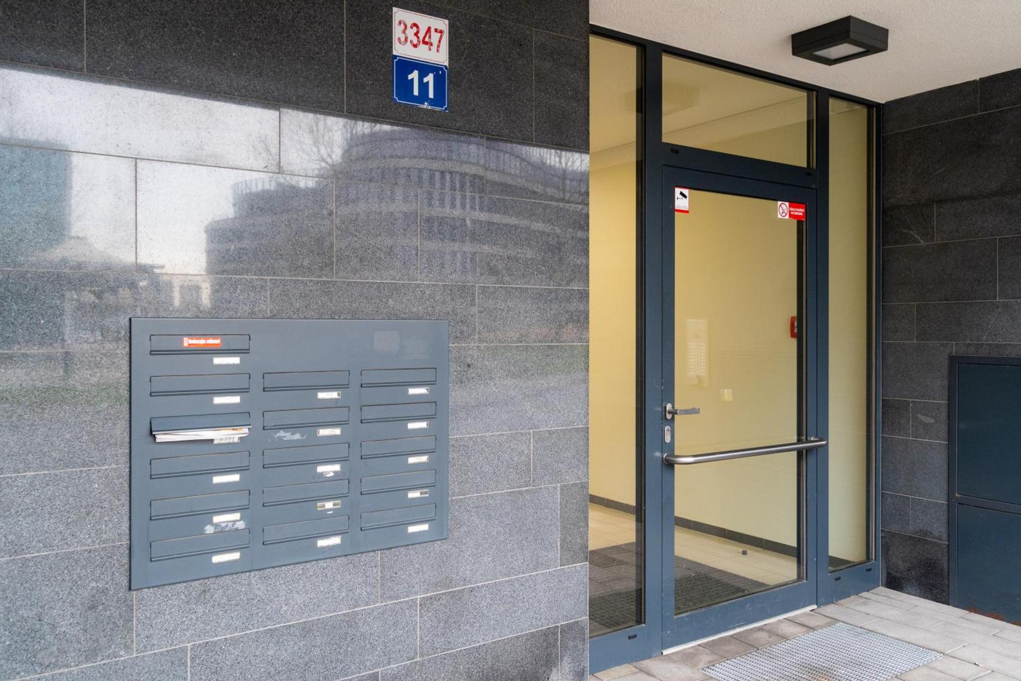 Bnb New Beautiful Apartment In The Center Of Ostrava With Option Garage Parking Экстерьер фото