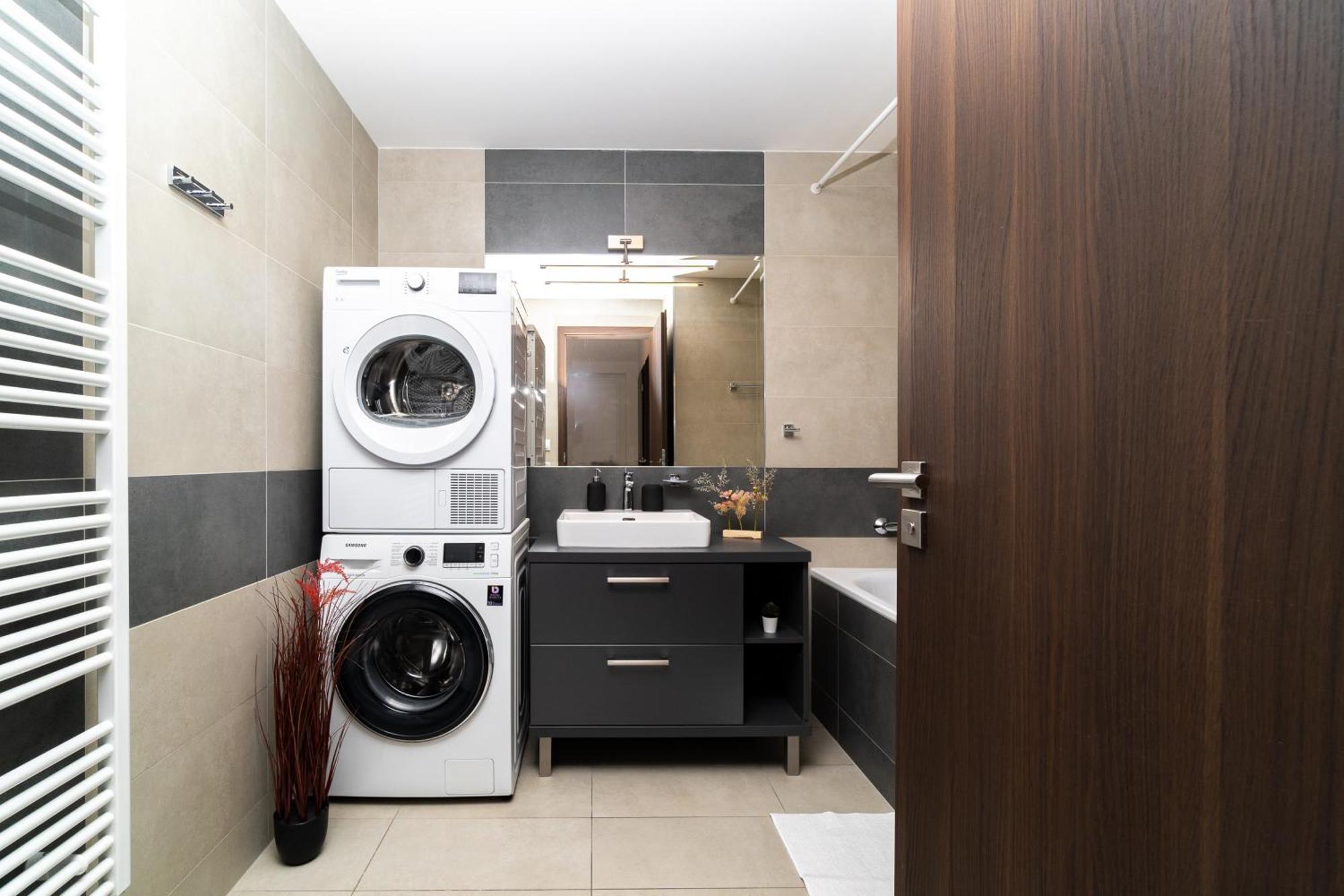 Bnb New Beautiful Apartment In The Center Of Ostrava With Option Garage Parking Экстерьер фото